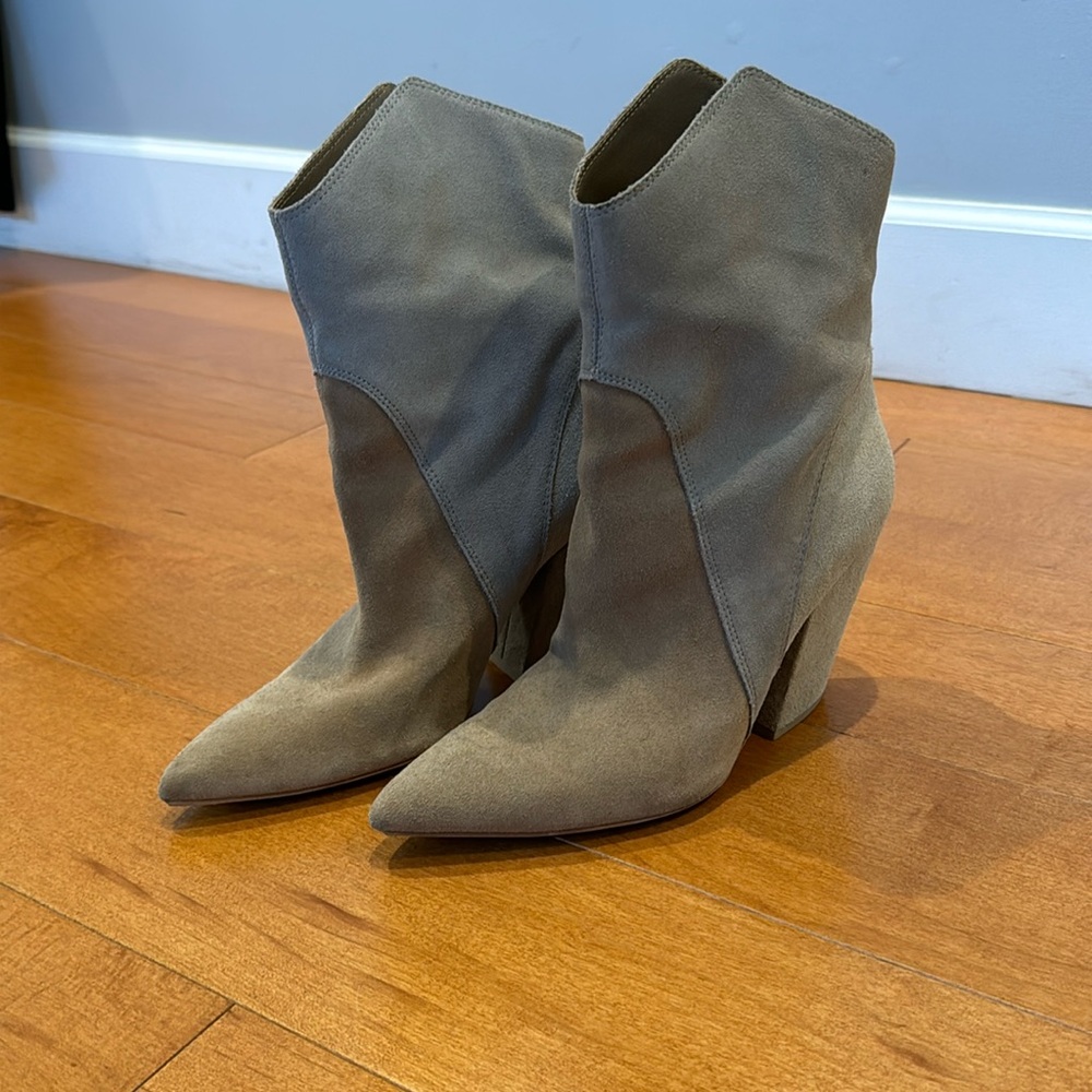 Size 8.5 Dolce Vita Boots